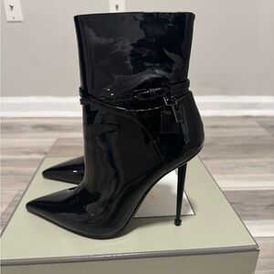 TOM FORD PAD LOCK ANKLE BOOTS SIZE 40